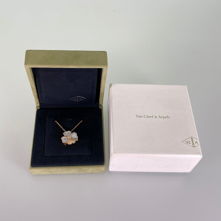 Van Cleef & Arpels Cosmos Clip Pendant Medium Model VCARO5BV00
