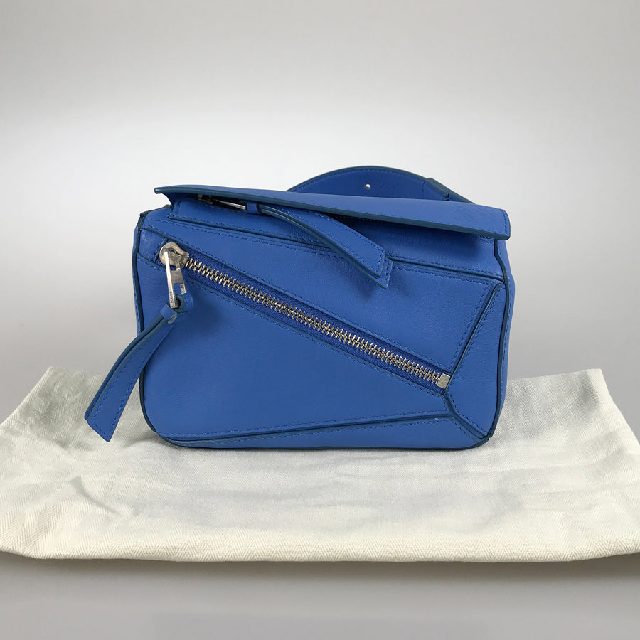 LOEWE Puzzle Bumbag Mini B510U89X02 Sling bag – kingram-japan