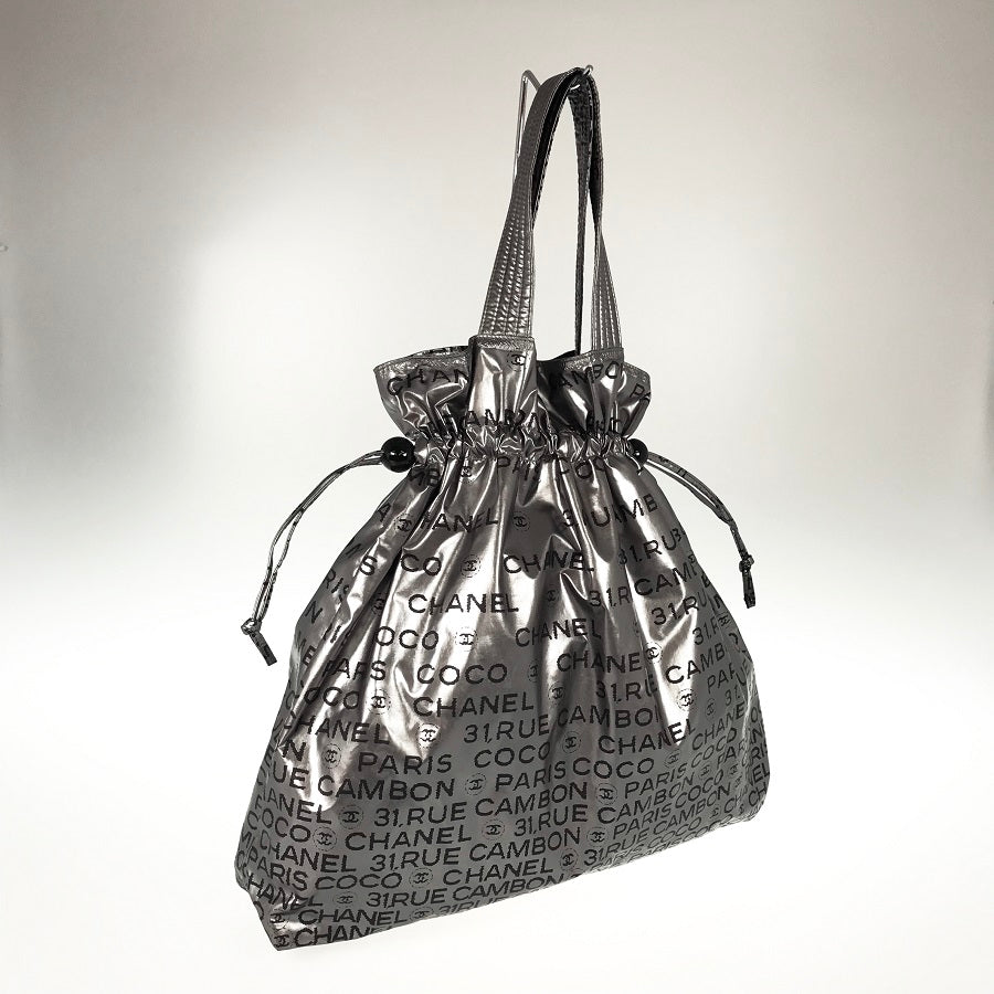 CHANEL トートバッグ　 シルバー　アンリミテッド CHANEL Unlimited Tote bag – kingram-japan