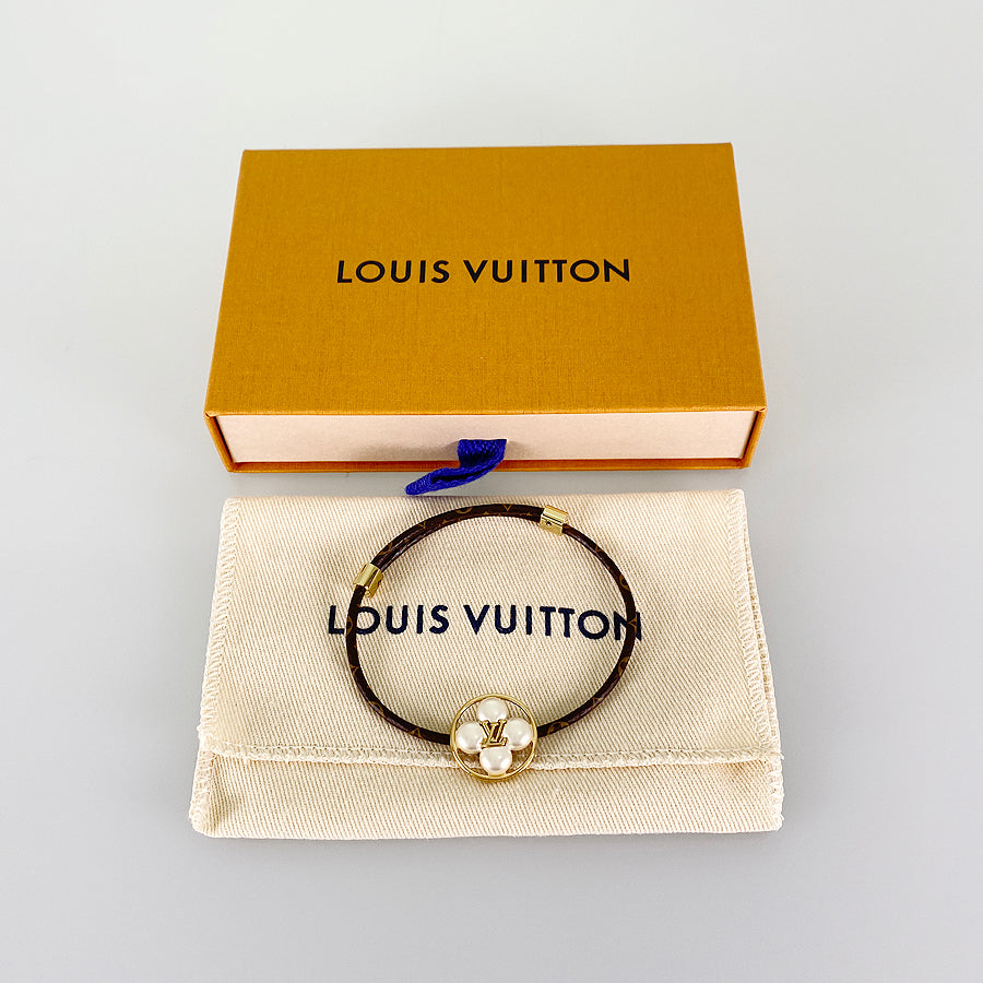 LOUIS VUITTON Monogram LV Pearly Flower M4375Z Bracelet – kingram