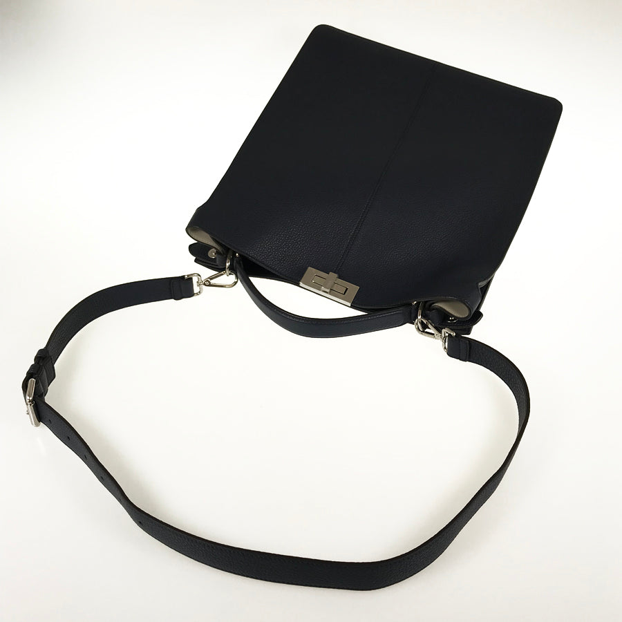 FENDI 　♡I♡ FENDI FENDIGRAPHY HOBO Logo 40097 Black Gold Fashion Chunky