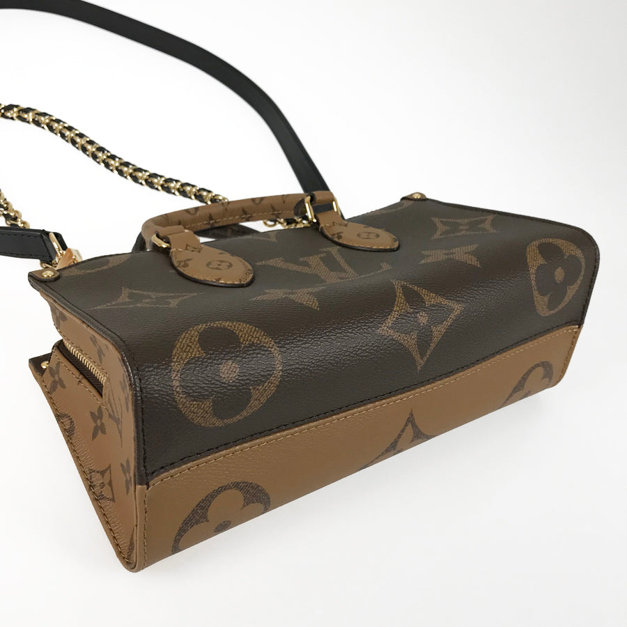 LOUIS VUITTON Monogram Giant Reverse On the Go EW Chain M14236