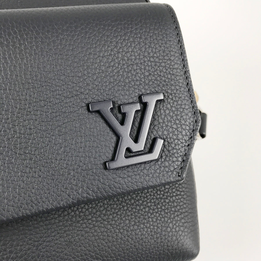 LOUIS VUITTON Aerogram Fastline Messenger M22611 Shoulder bag