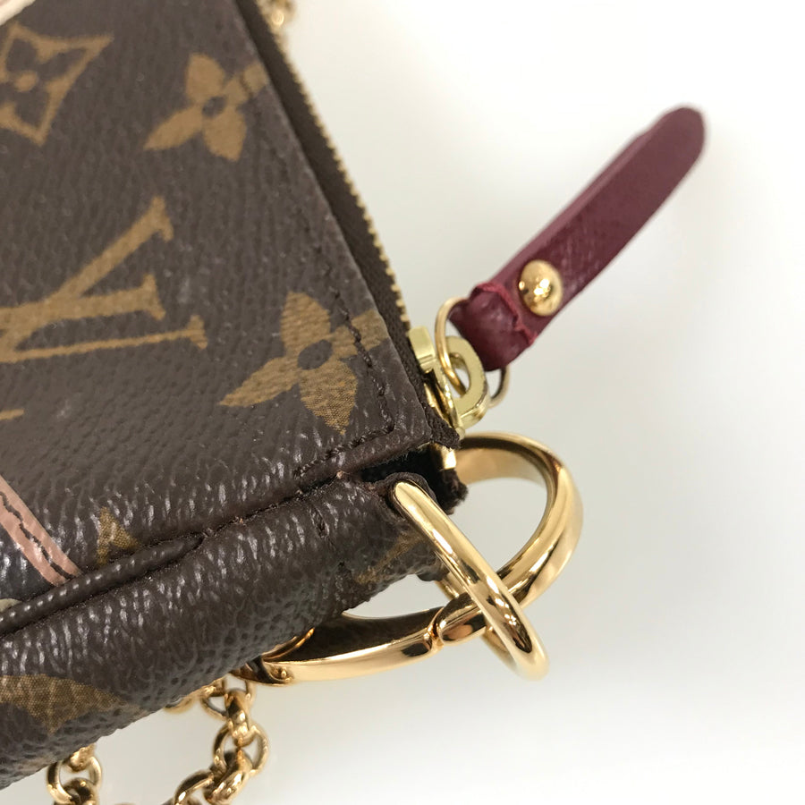 LOUIS VUITTON Monogram Mini Pochette Accessoires travel collection