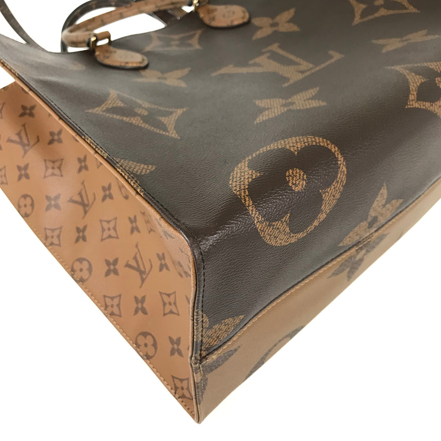 LOUIS VUITTON Monogram Giant Monogram Giant Reverse On The Go GM