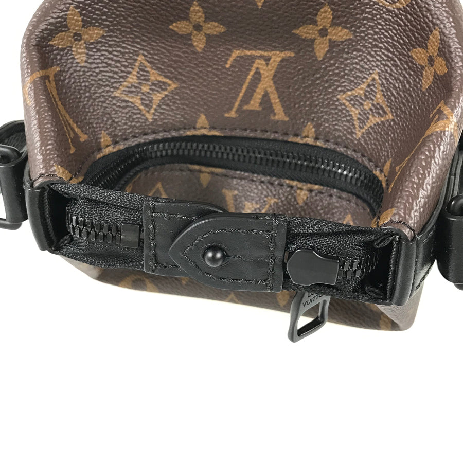 LOUIS VUITTON LV Rubber Cruiser Messenger M57966 Shoulder bag