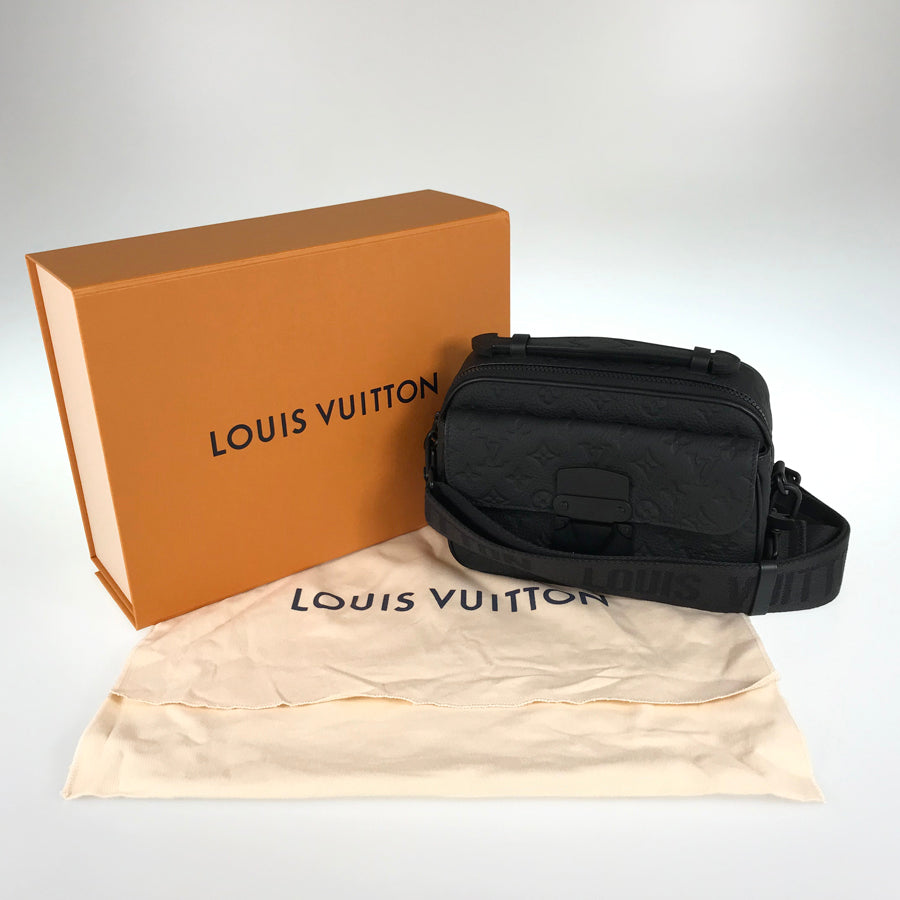 LOUIS VUITTON Taurillon Leather S Lock Messenger M58489 Shoulder