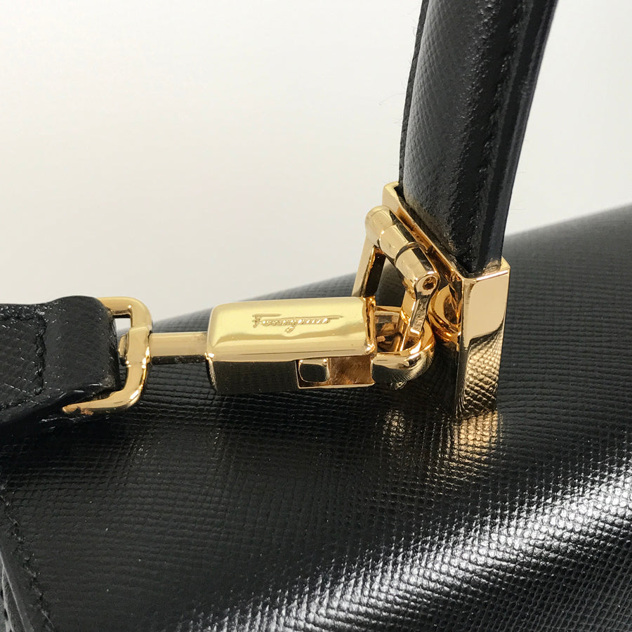 Salvatore Ferragamo Gancini Hand bag – kingram-japan