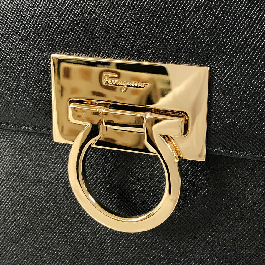 Salvatore Ferragamo Gancini Hand bag – kingram-japan