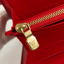 Load image into Gallery viewer, LOUIS VUITTON 2023 IC chip purse lid
