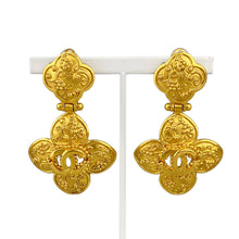 Load image into Gallery viewer, CHANEL Vintage COCO Mark flower motif Earring
