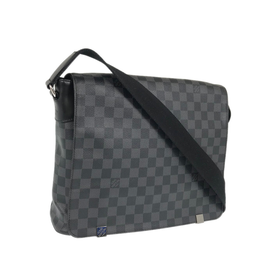LV Damier pattern mark is unenforceable against traditional Japanese  checkered pattern