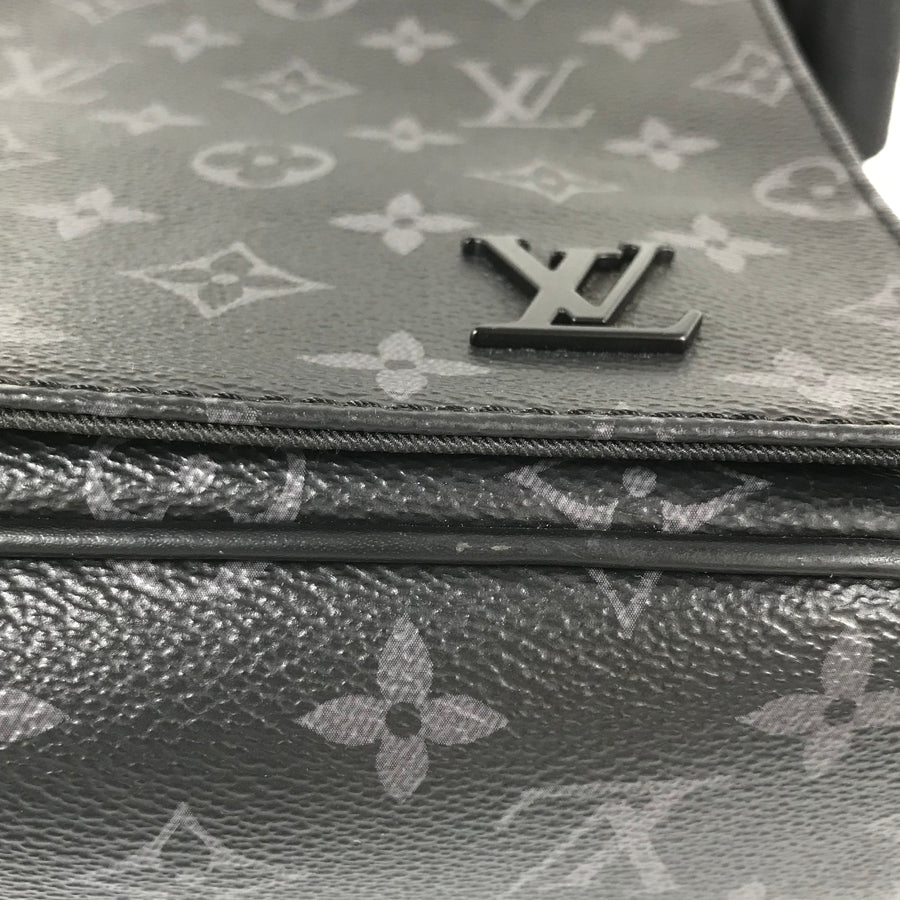 LOUIS VUITTON Monogram Eclipse District PM NM Messenger Shoulder